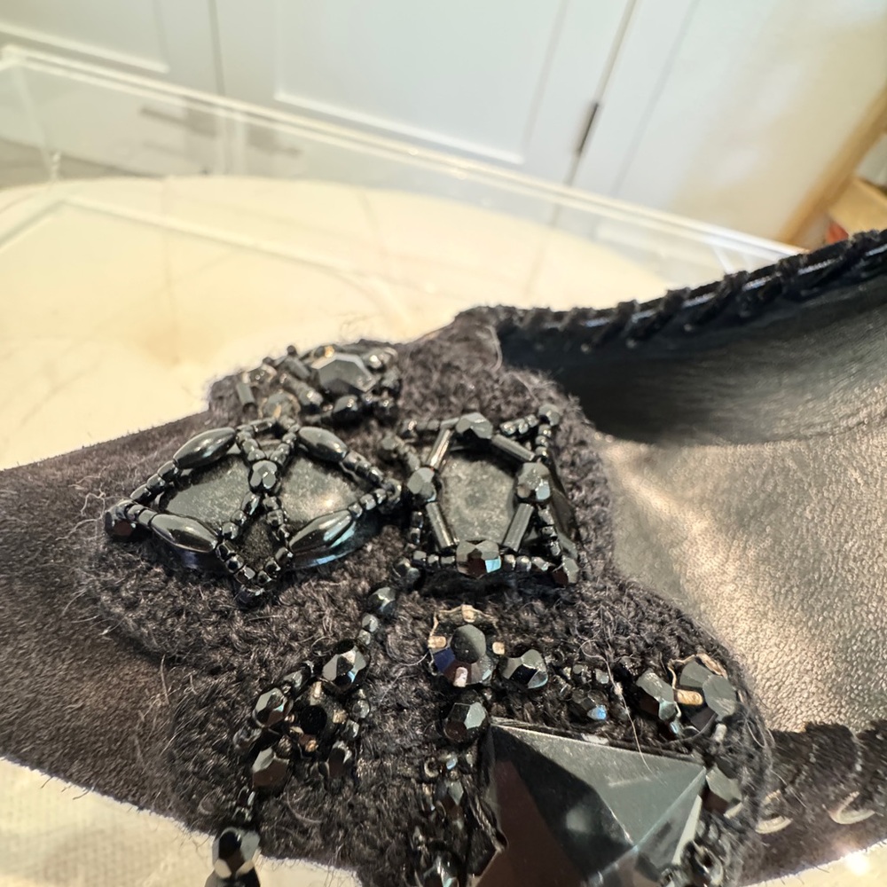 Prada Black Suede Beaded Embellished Pointed-Toe Heels (38.5) - Picture 6 of 13